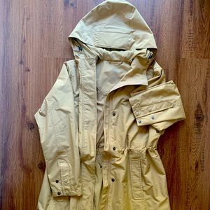 LL Bean Women’s Rain Coat (Size Petite Small)